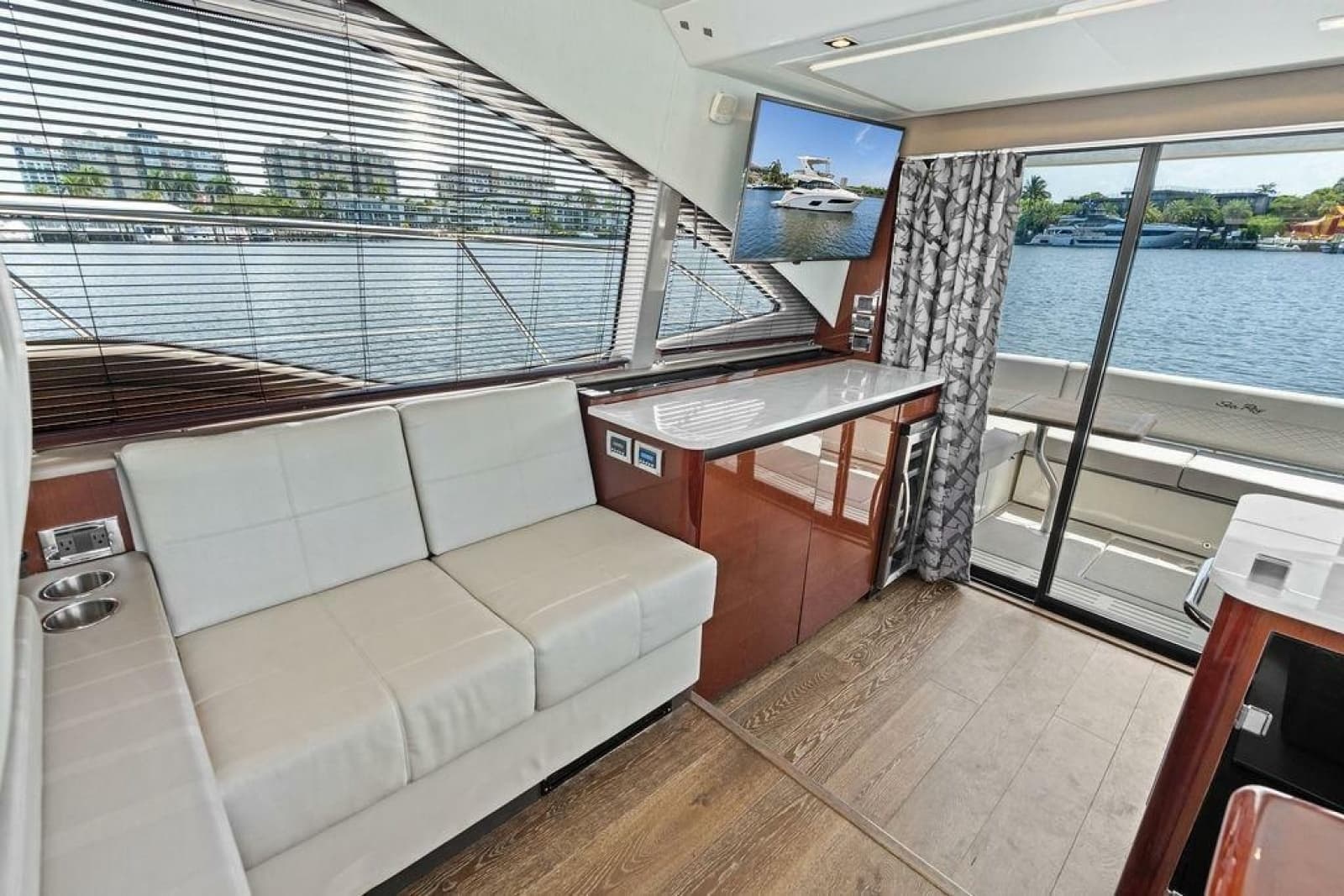 2018 Sea Ray Fly 460 - Photo 59