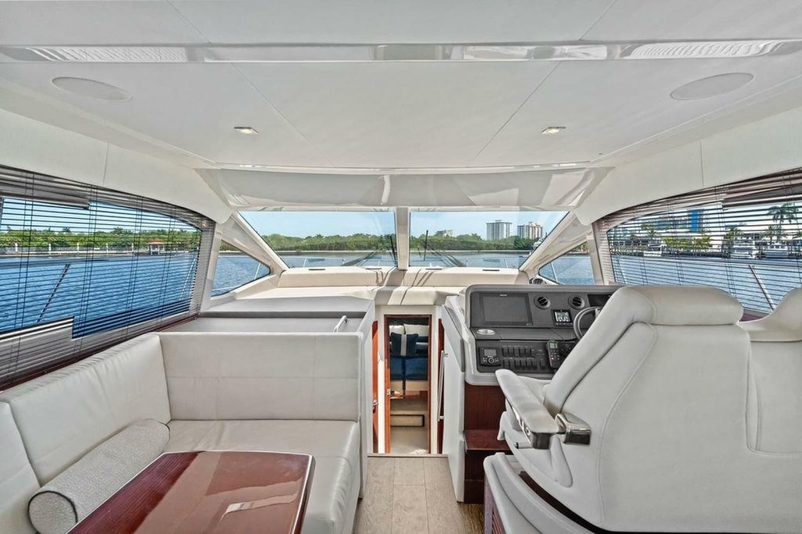 2018 Sea Ray Fly 460 - Photo 53