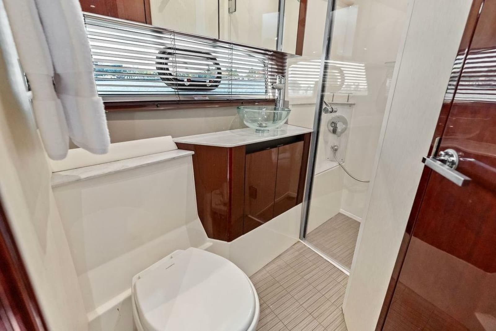 2018 Sea Ray Fly 460 - Photo 64