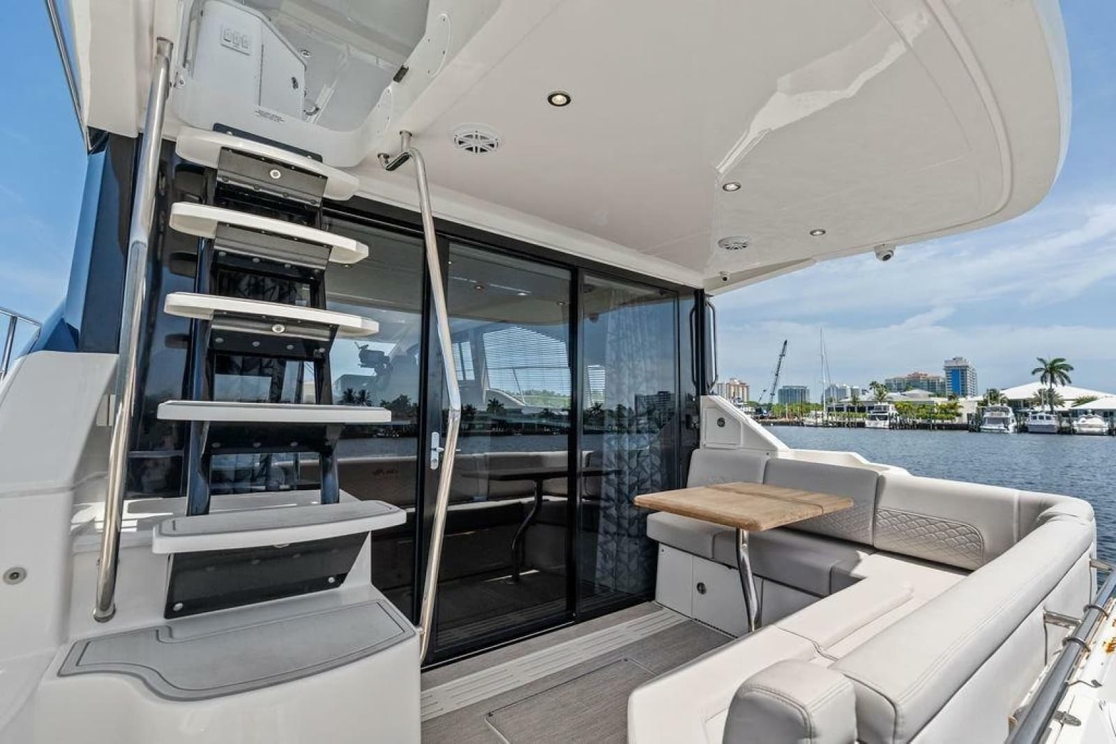 2018 Sea Ray Fly 460 - Photo 28