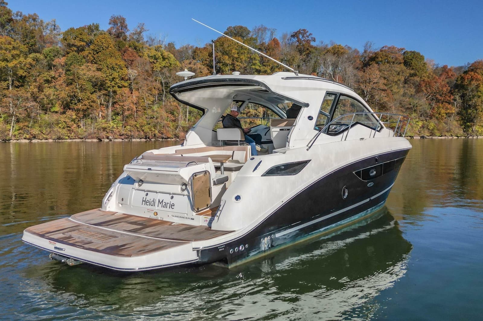 2018 Sea Ray Sundancer 350 Coupe - Photo 14