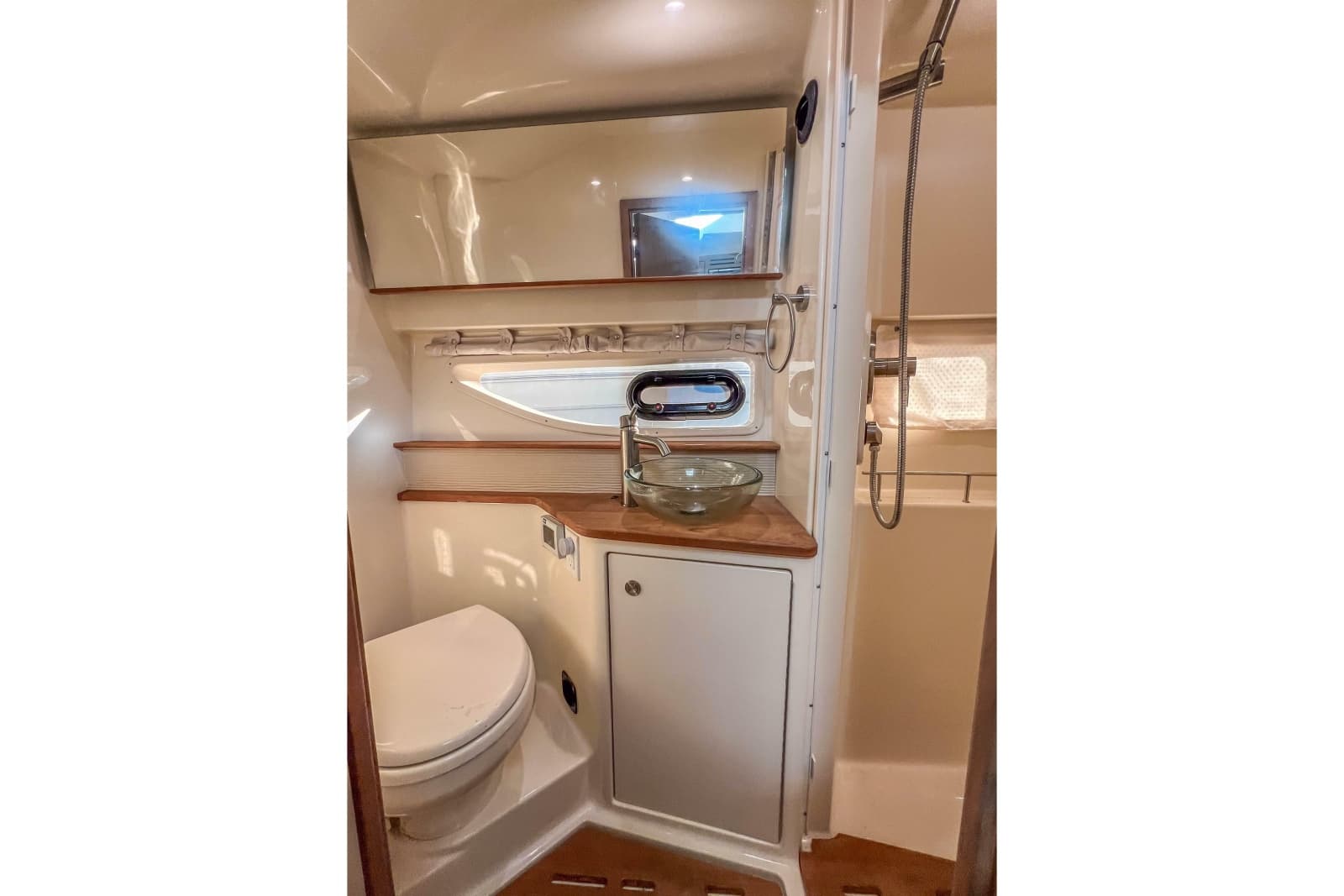 2018 Sea Ray Sundancer 350 Coupe - Photo 35