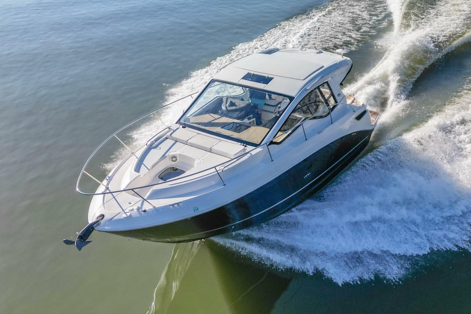 2018 Sea Ray Sundancer 350 Coupe - Photo 7