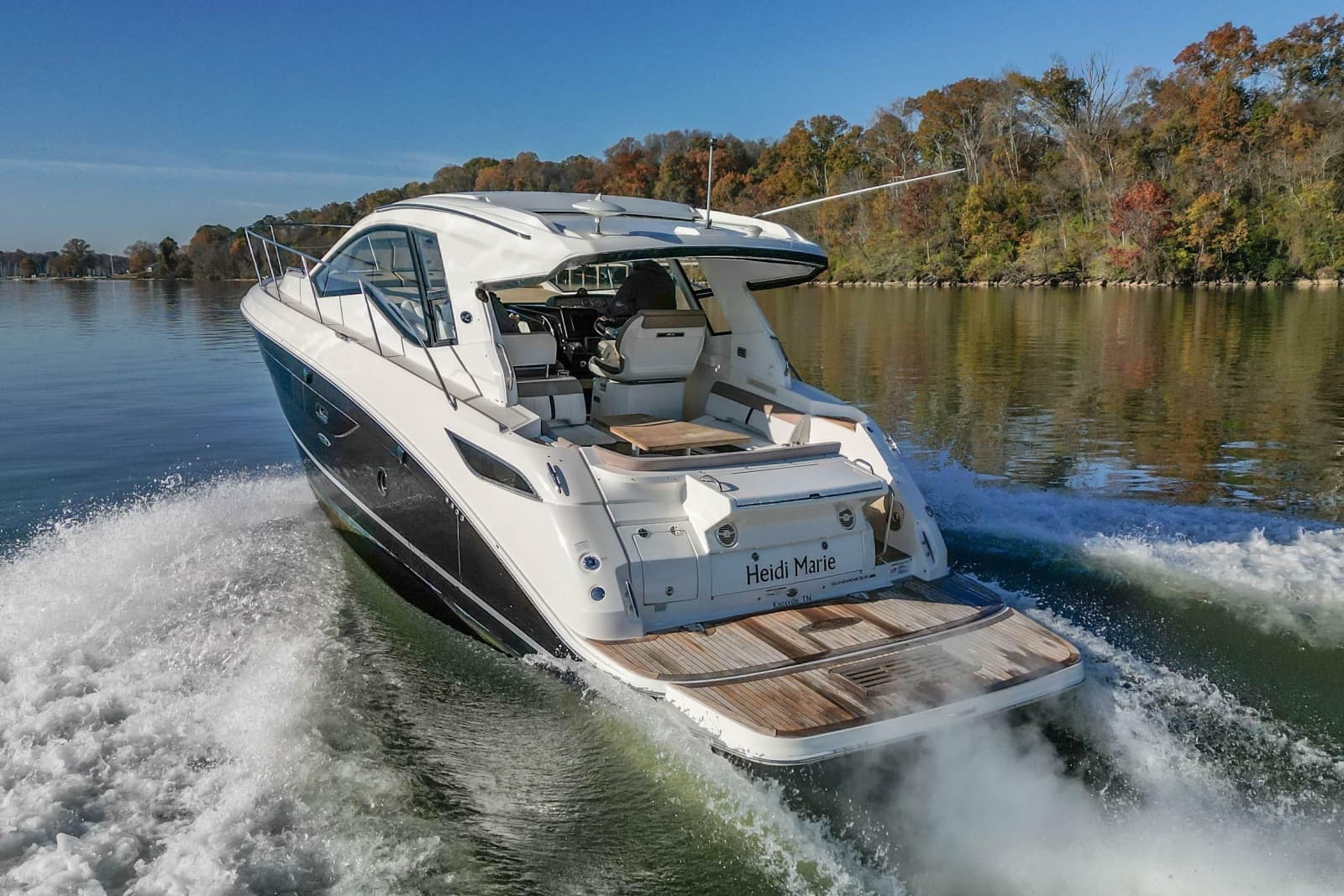 2018 Sea Ray Sundancer 350 Coupe - Photo 12