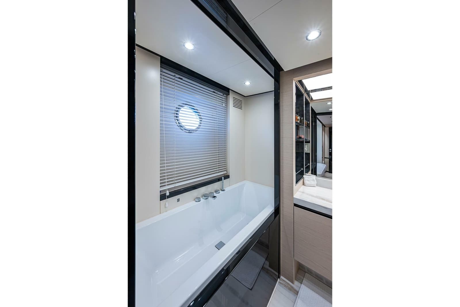 2017 Azimut 80 - Photo 80