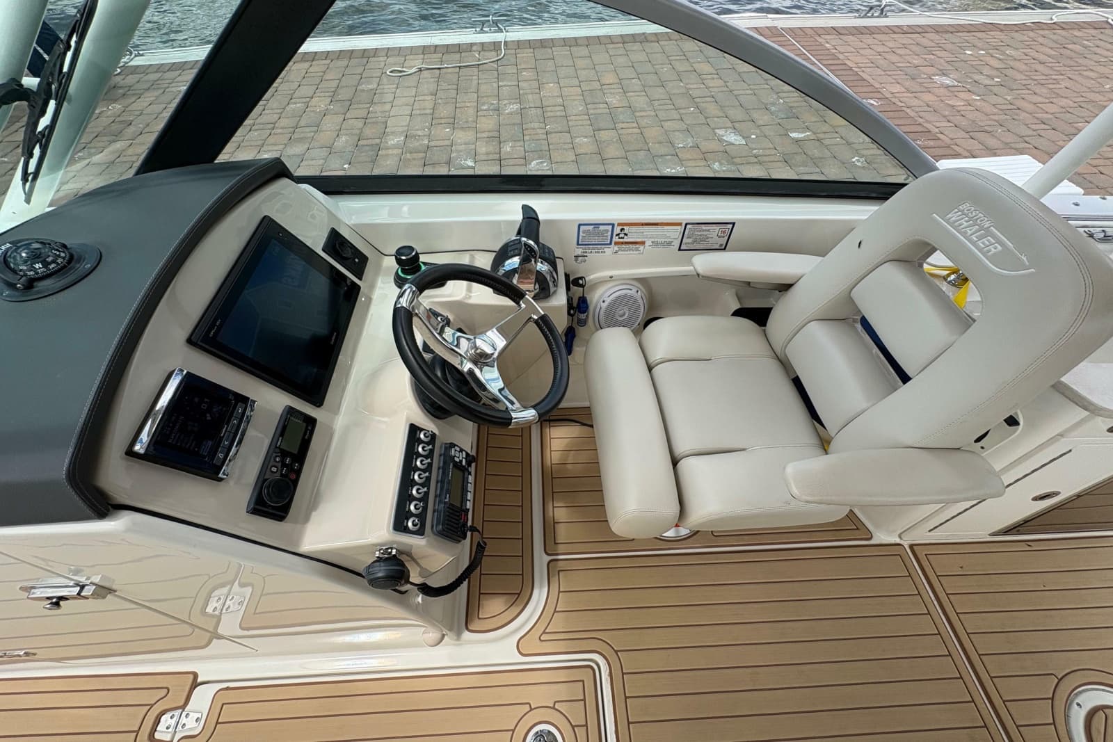 2017 Boston Whaler 270 Vantage - Photo 26