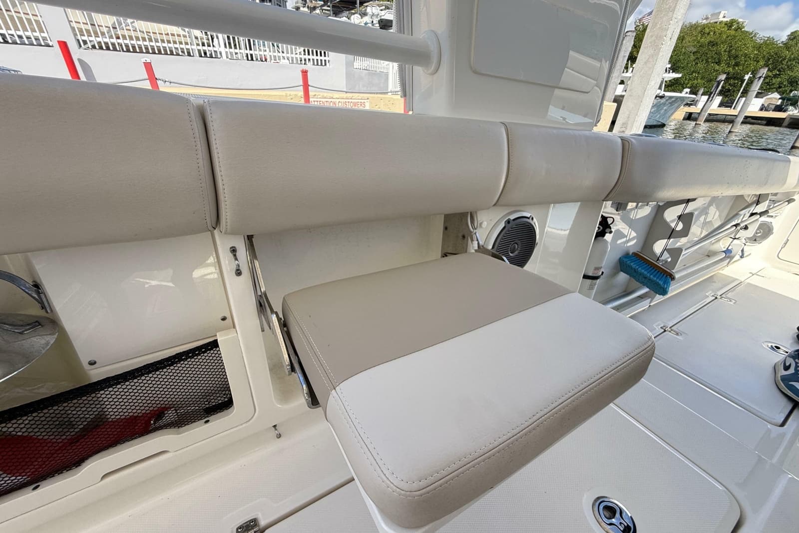 2017 Boston Whaler 420 Outrage - Photo 31