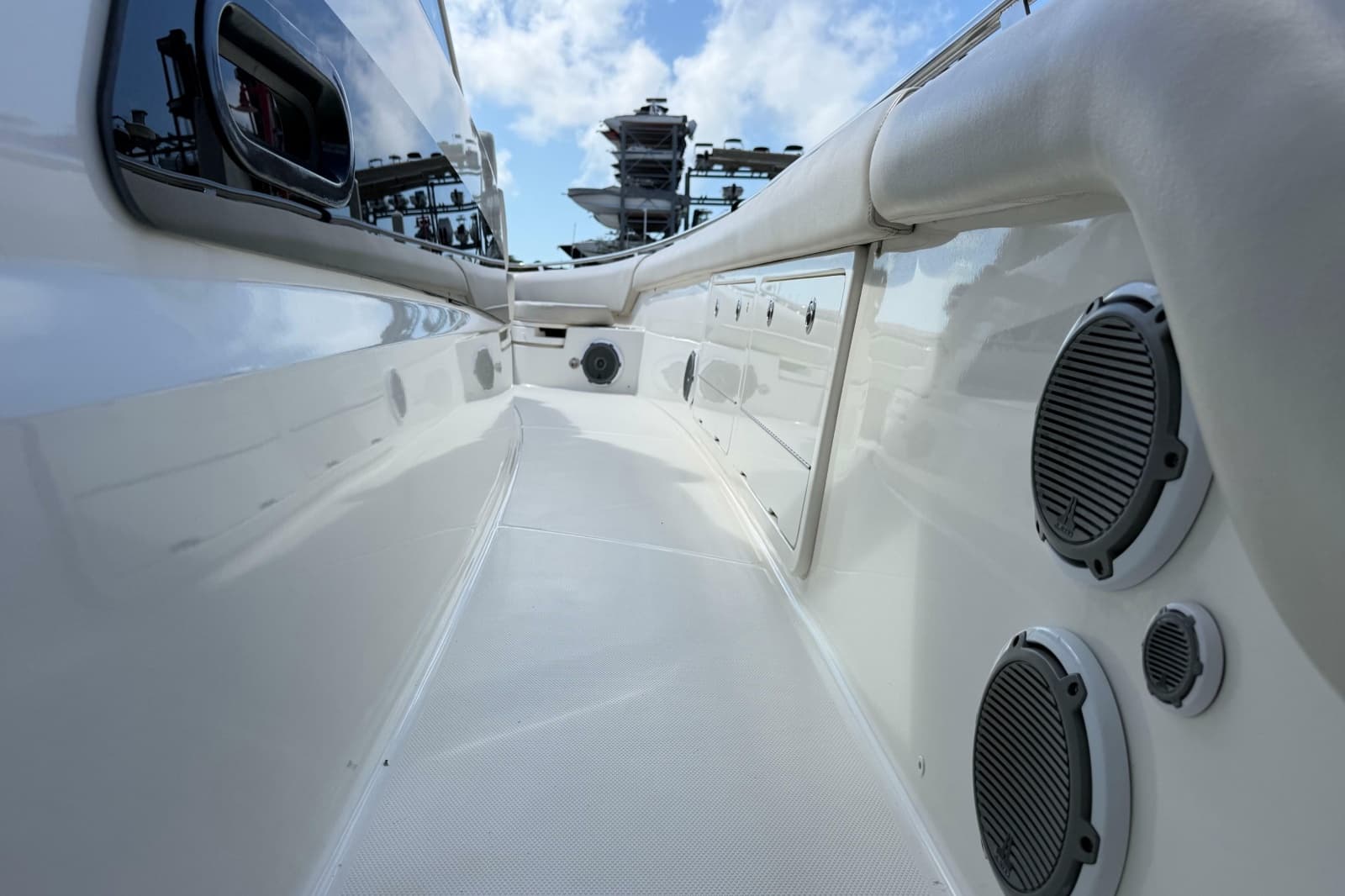 2017 Boston Whaler 420 Outrage - Photo 35