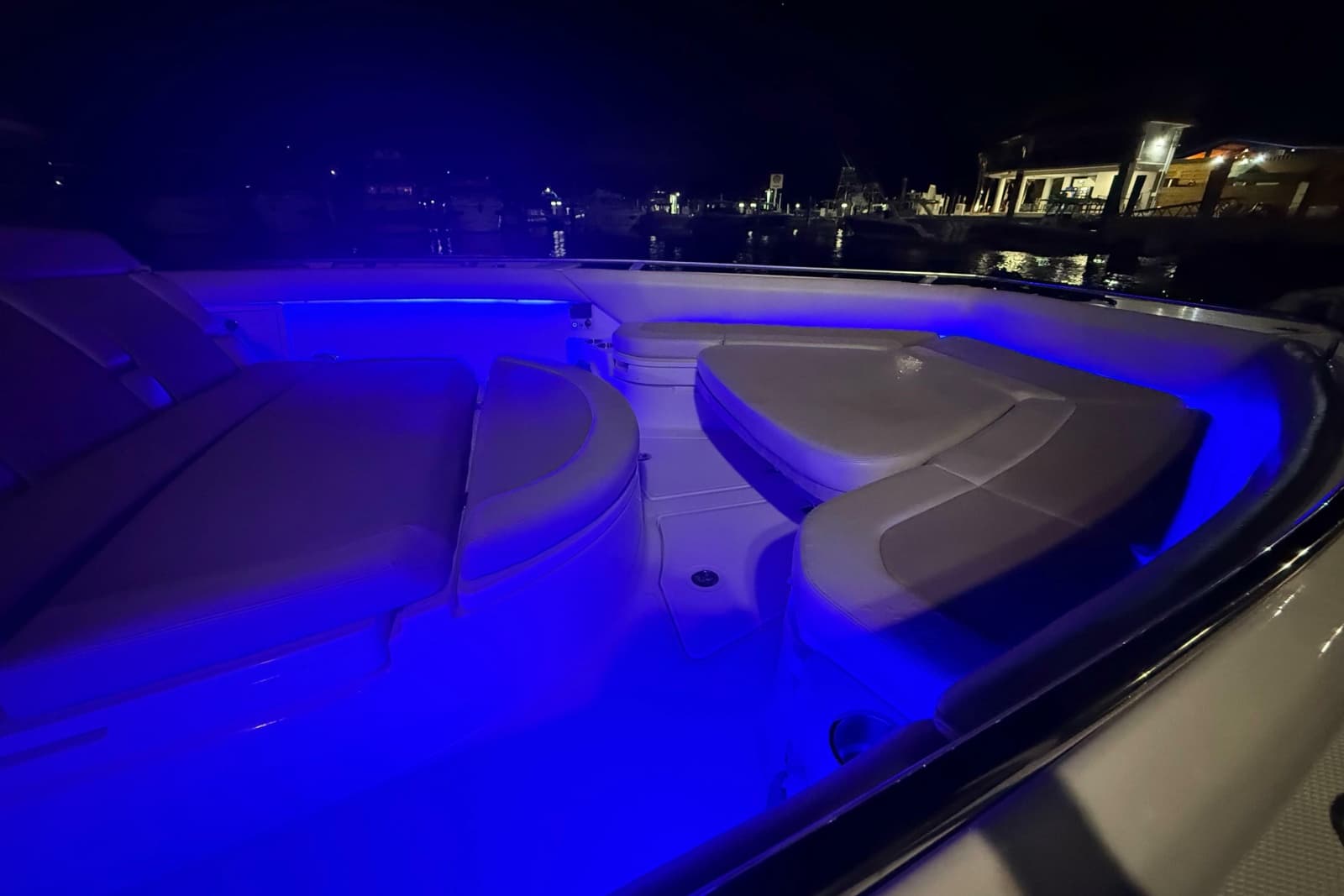 2017 Boston Whaler 420 Outrage - Photo 8