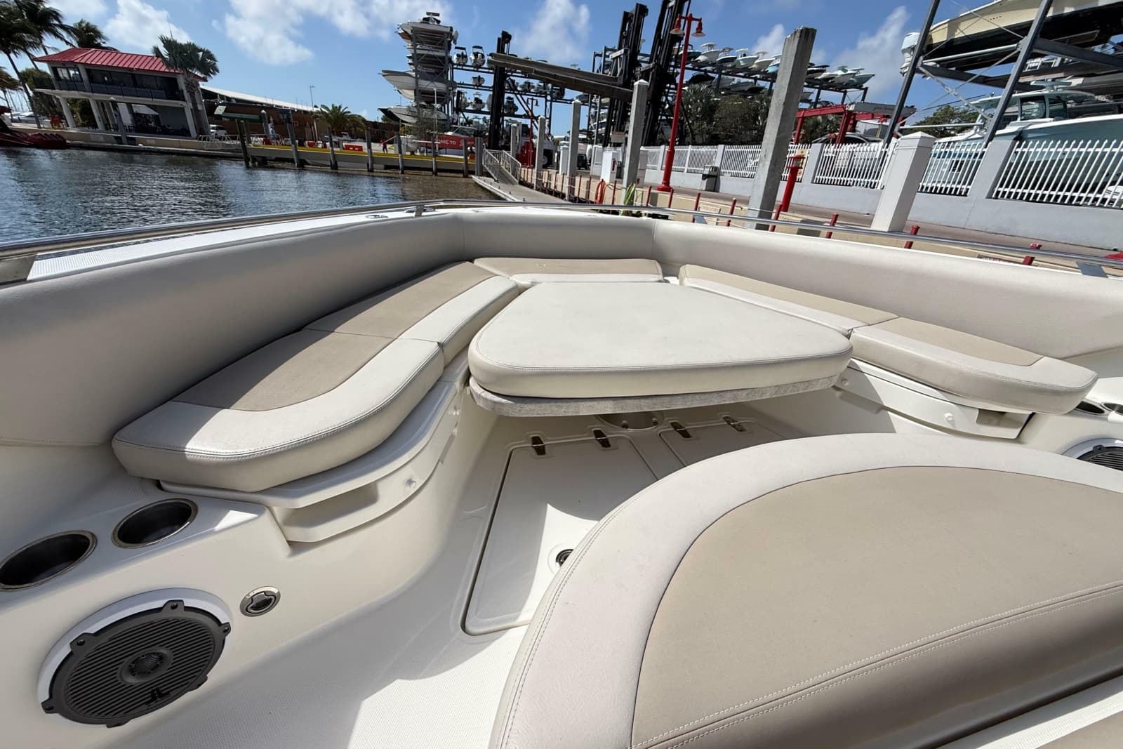 2017 Boston Whaler 420 Outrage - Photo 38
