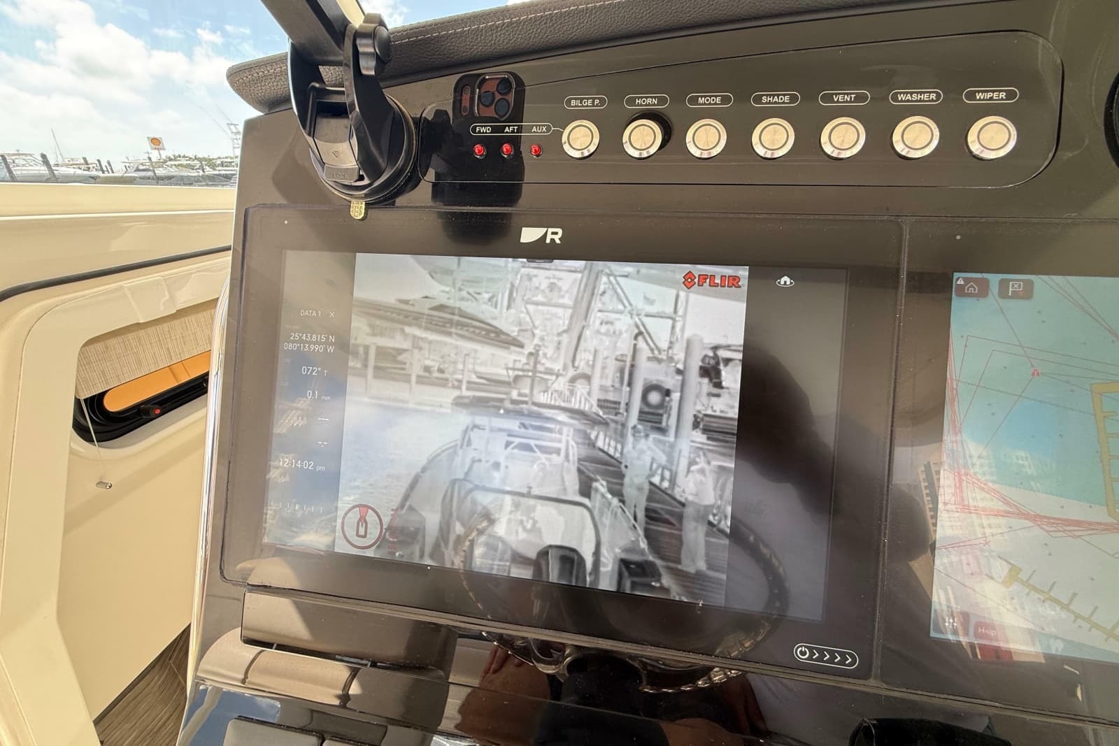 2017 Boston Whaler 420 Outrage - Photo 46