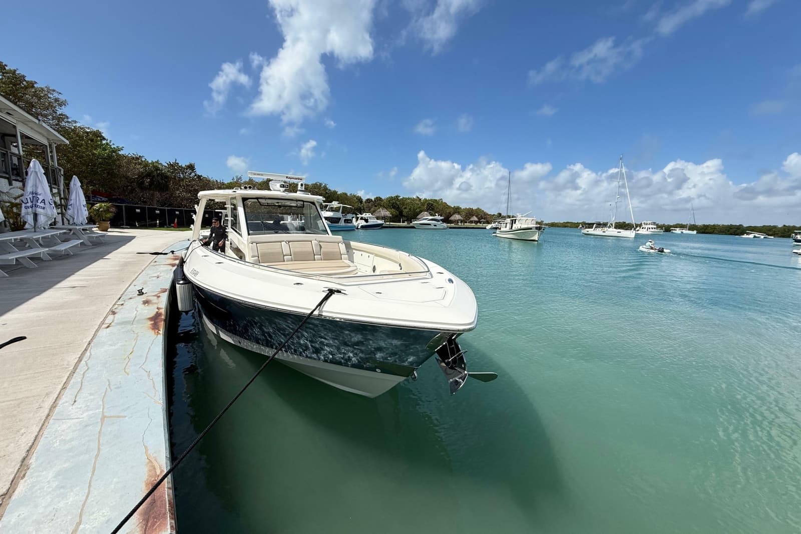 2017 Boston Whaler 420 Outrage - Photo 20
