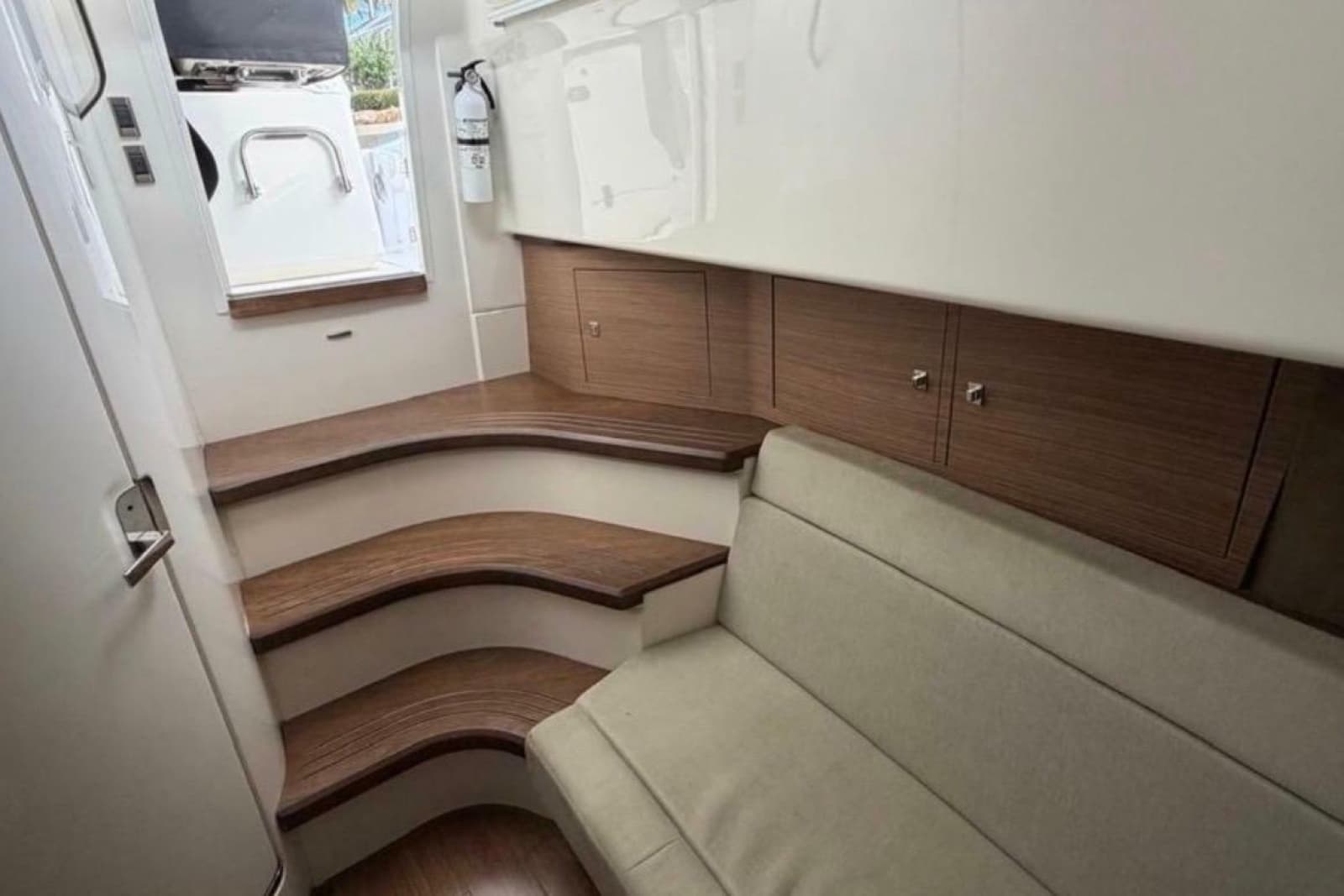 2017 Boston Whaler 420 Outrage - Photo 59