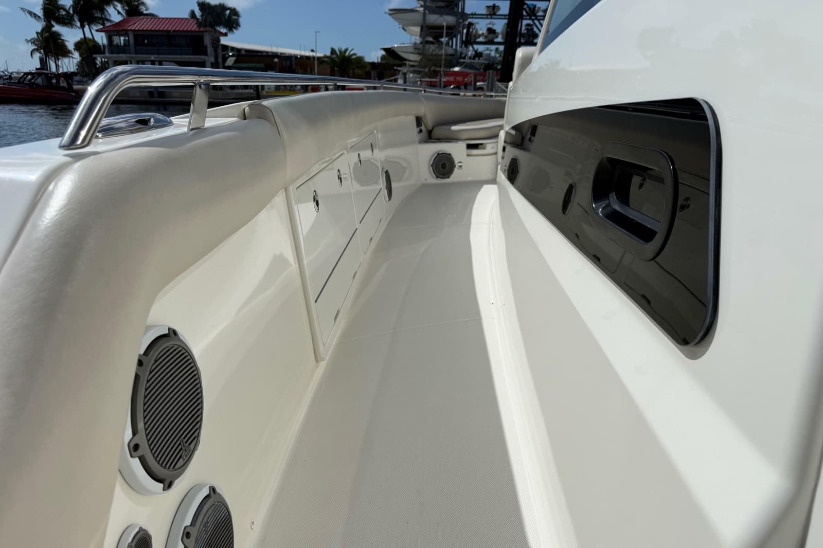 2017 Boston Whaler 420 Outrage - Photo 41