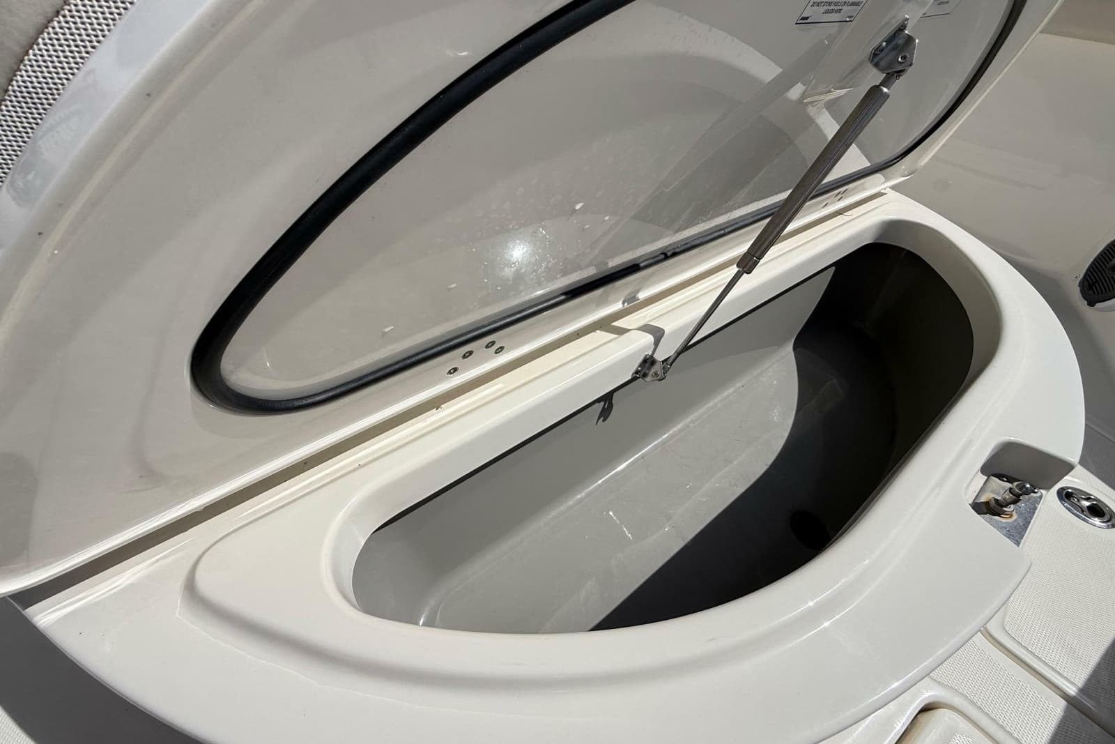 2017 Boston Whaler 420 Outrage - Photo 33