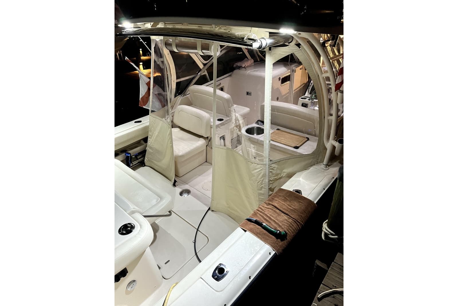 2017 Grady-White Freedom 307 - Photo 8