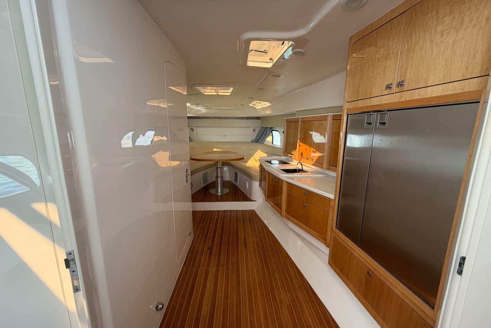 2017 Intrepid 475 Sport Yacht - Photo 18