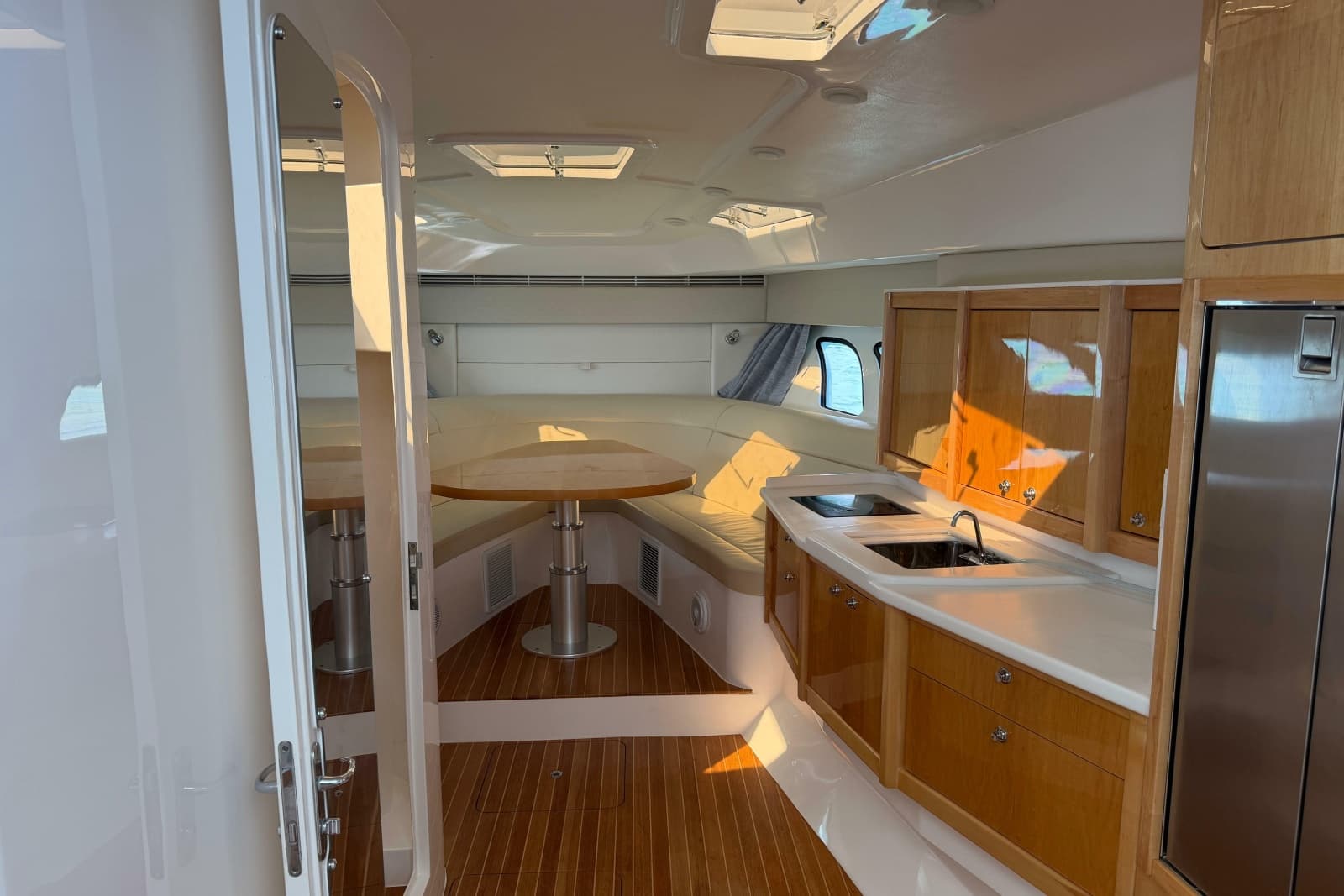 2017 Intrepid 475 Sport Yacht - Photo 15