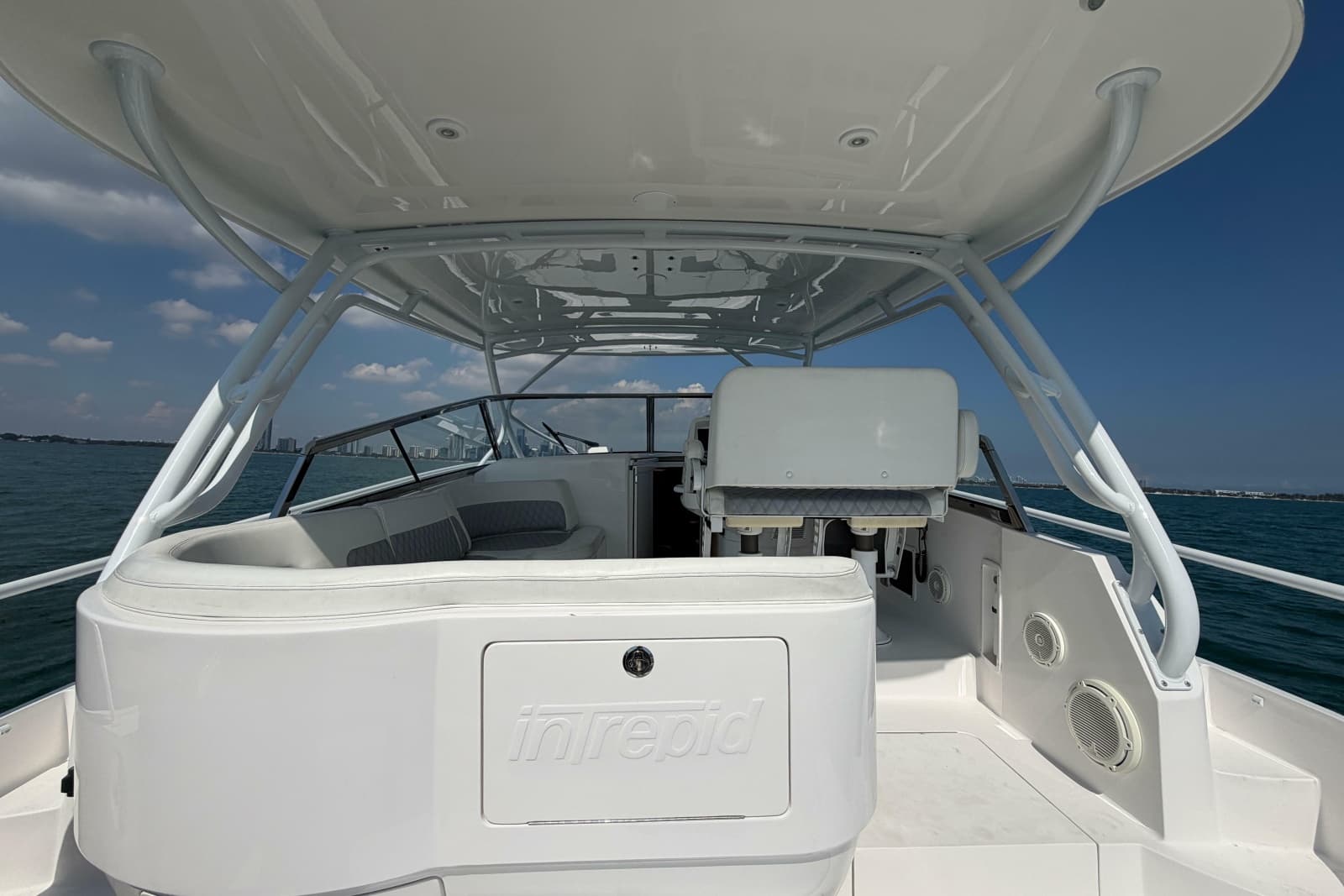 2017 Intrepid 475 Sport Yacht - Photo 11