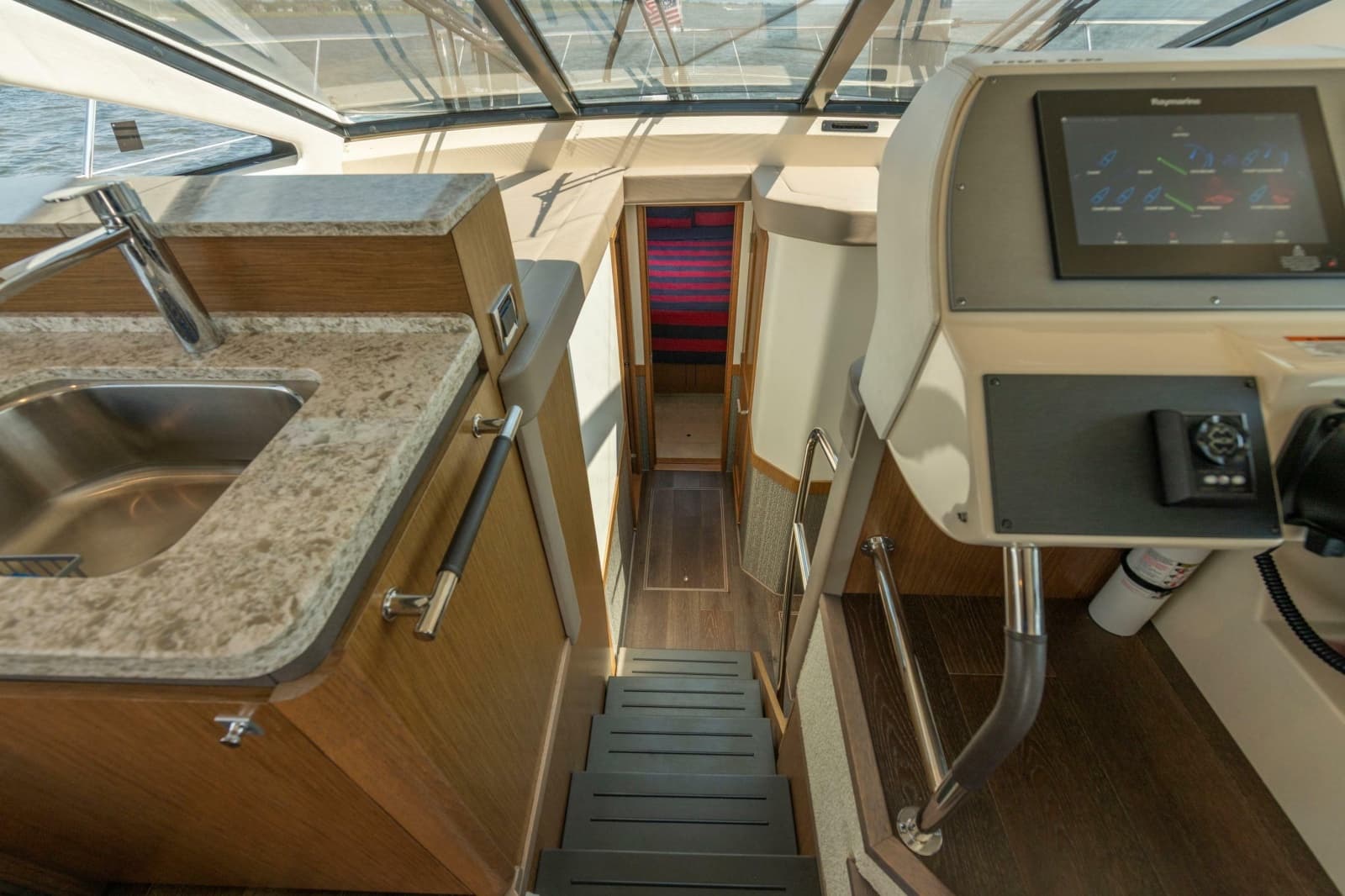 2017 Sea Ray 510 Fly - Photo 43