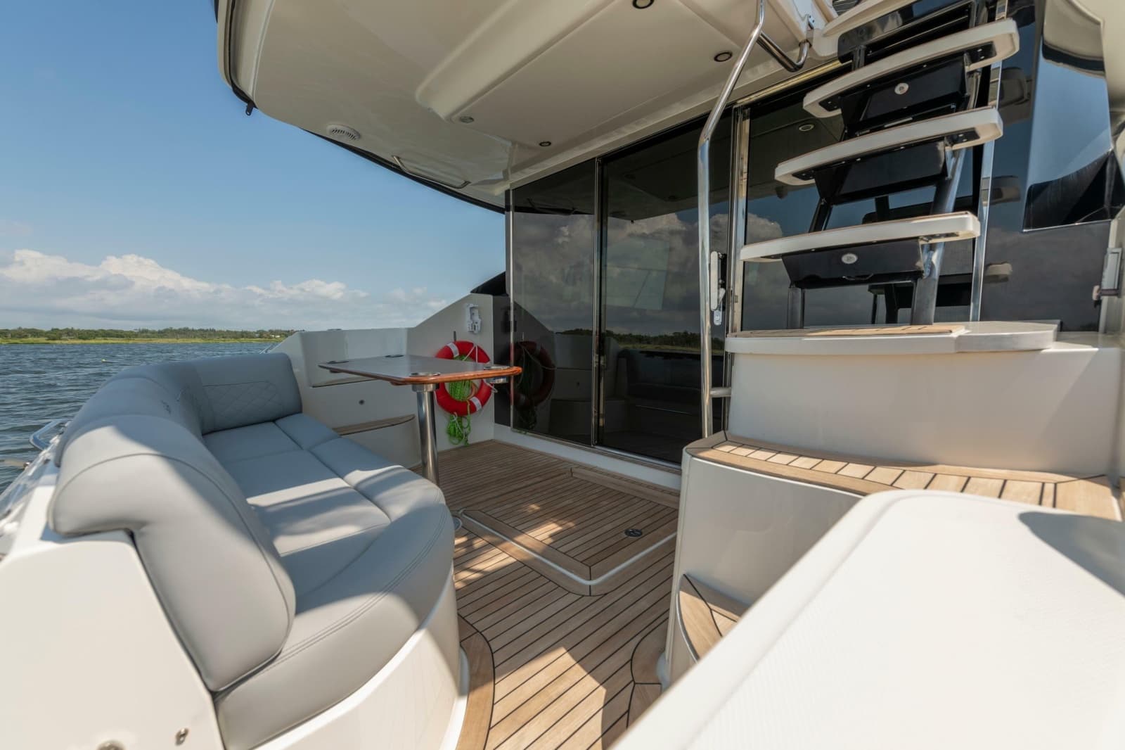 2017 Sea Ray 510 Fly - Photo 18