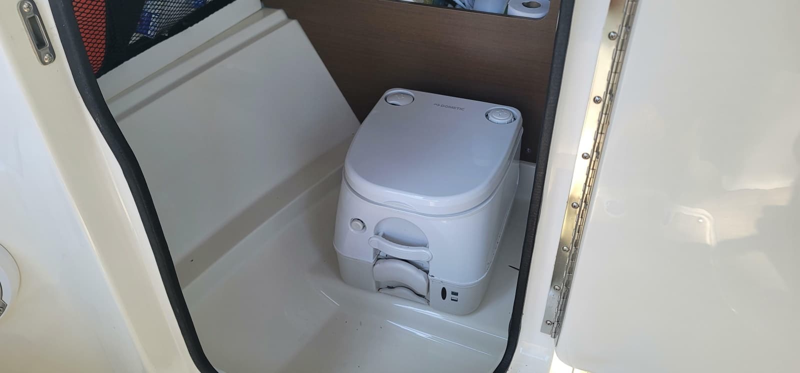 2017 Sea Ray SDX 240 Outboard - Photo 8