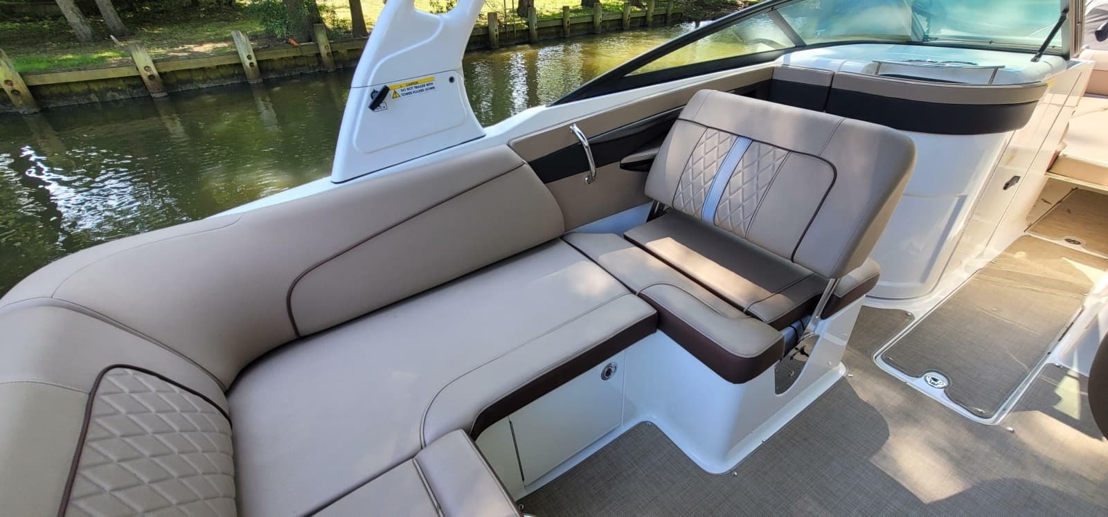 2017 Sea Ray SDX 240 Outboard - Photo 10