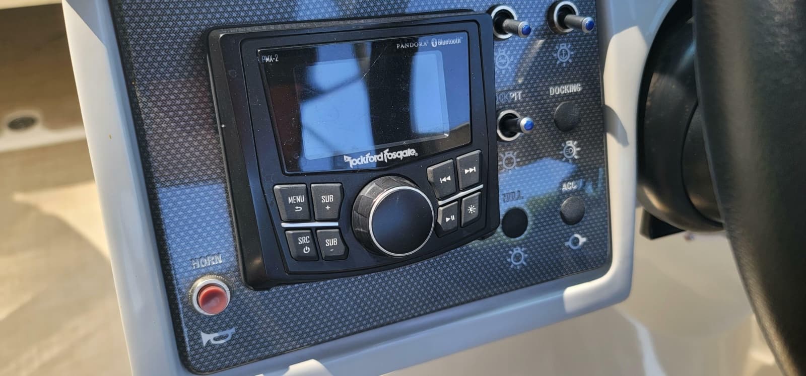 2017 Sea Ray SDX 240 Outboard - Photo 32