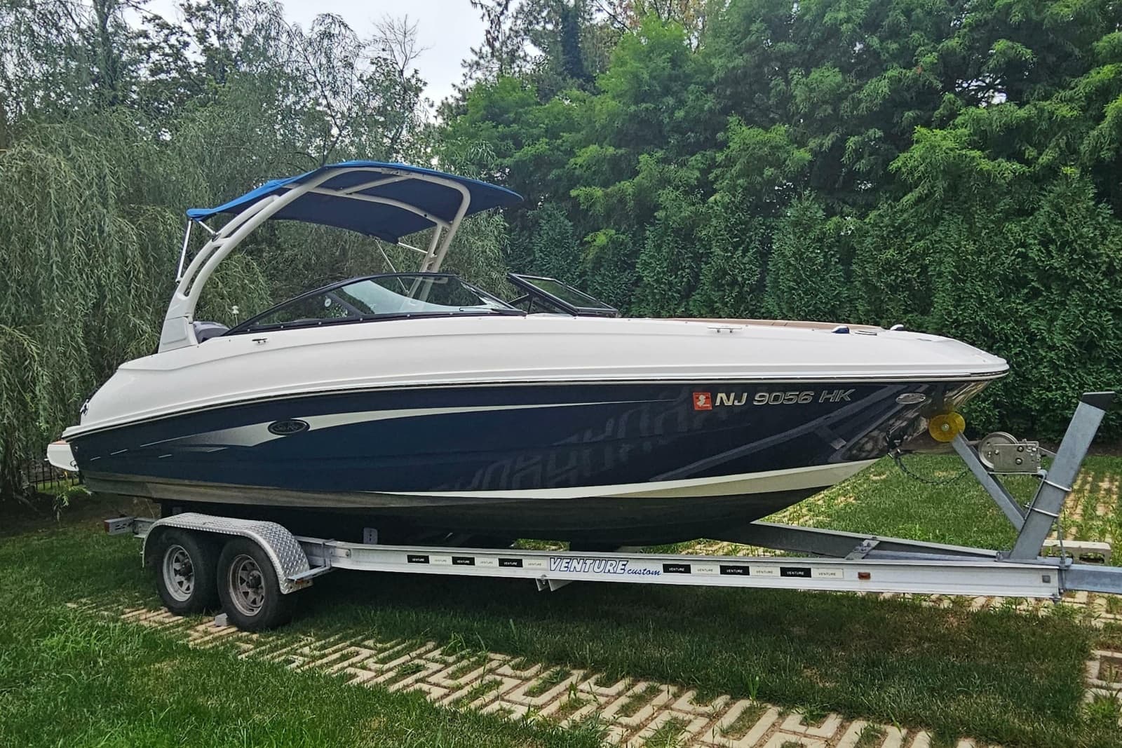 2017 Sea Ray SDX 240 Outboard - Photo 22