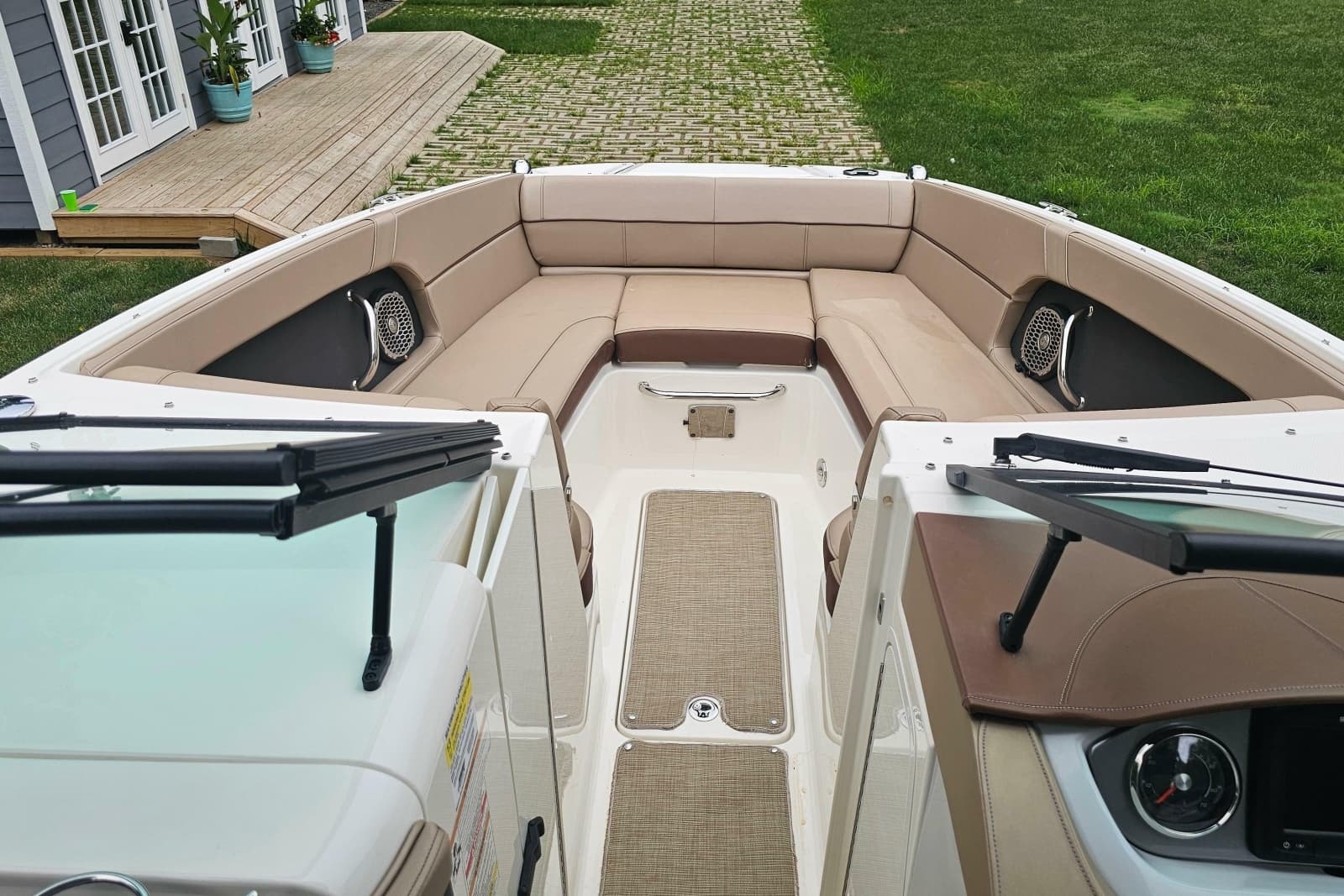 2017 Sea Ray SDX 240 Outboard - Photo 35