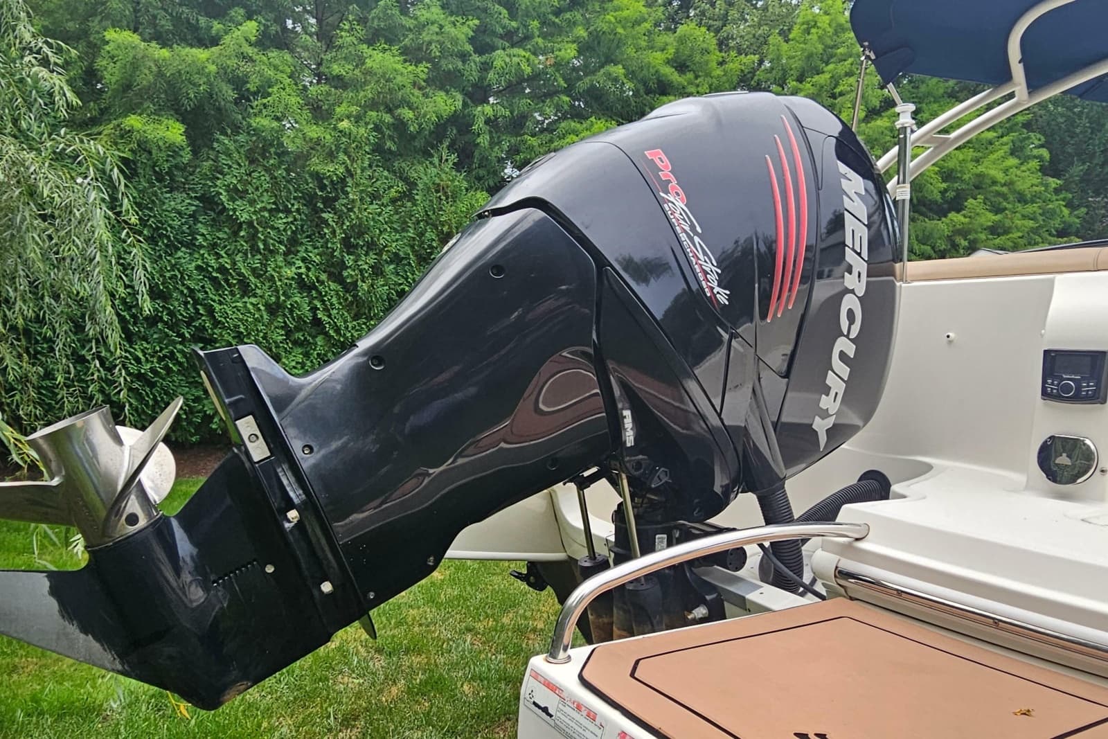 2017 Sea Ray SDX 240 Outboard - Photo 21