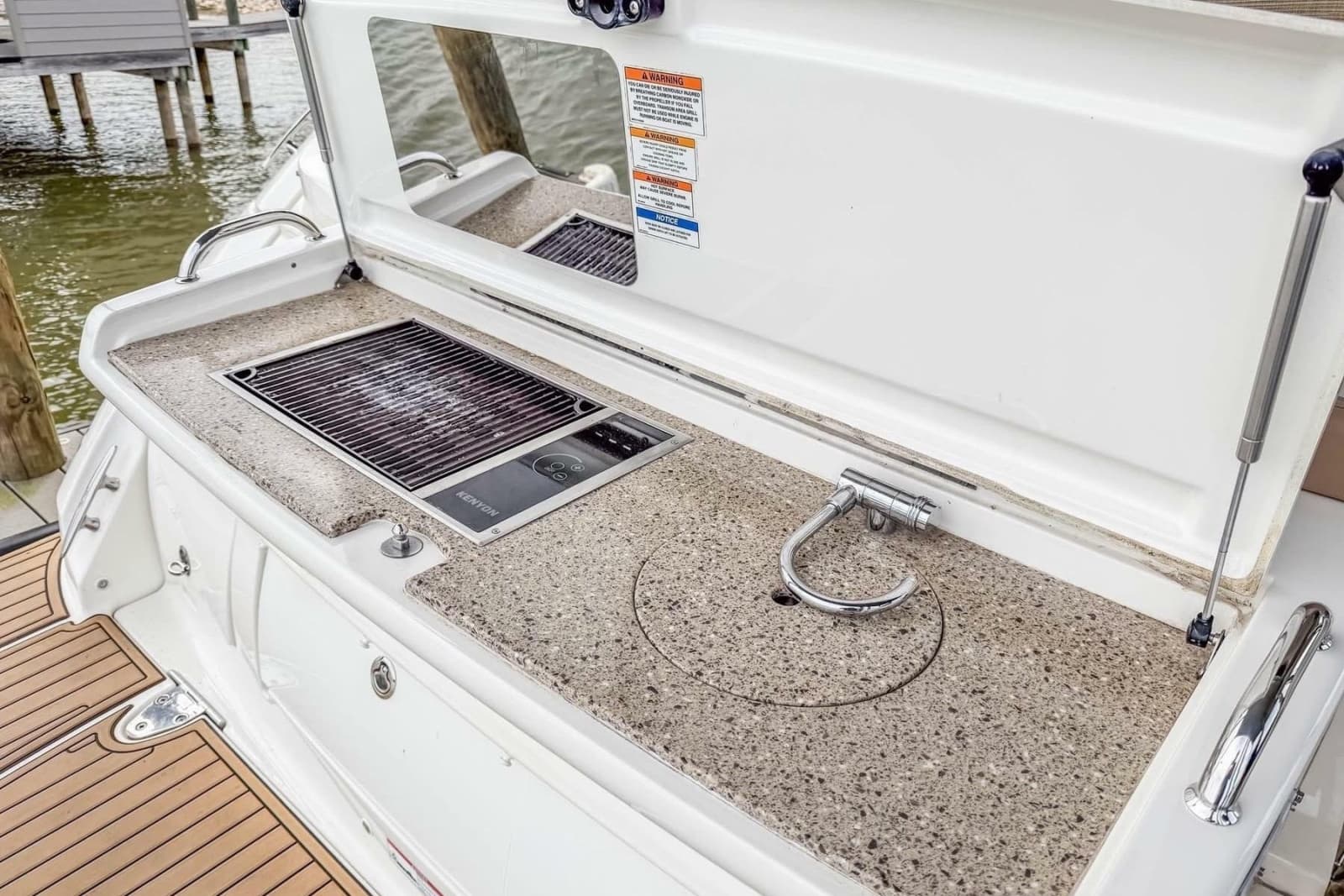 2017 Sea Ray Sundancer 350 Coupe - Photo 27