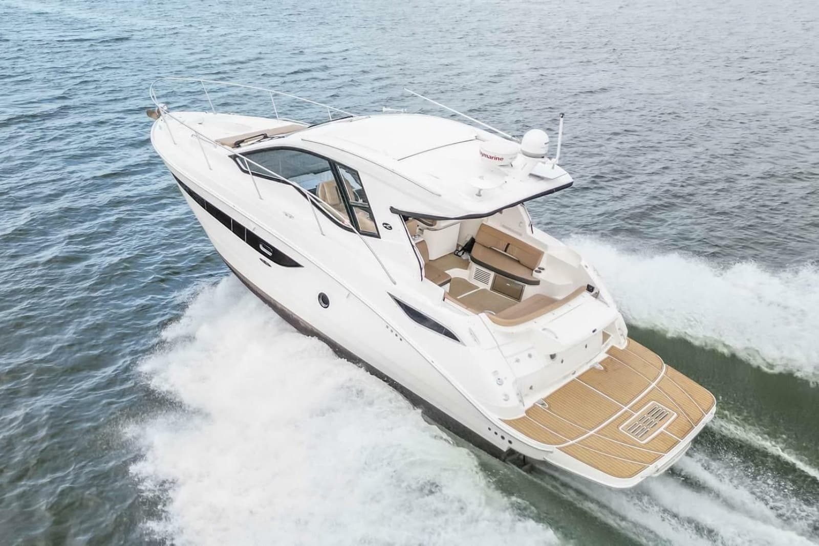 2017 Sea Ray Sundancer 350 Coupe - Photo 18