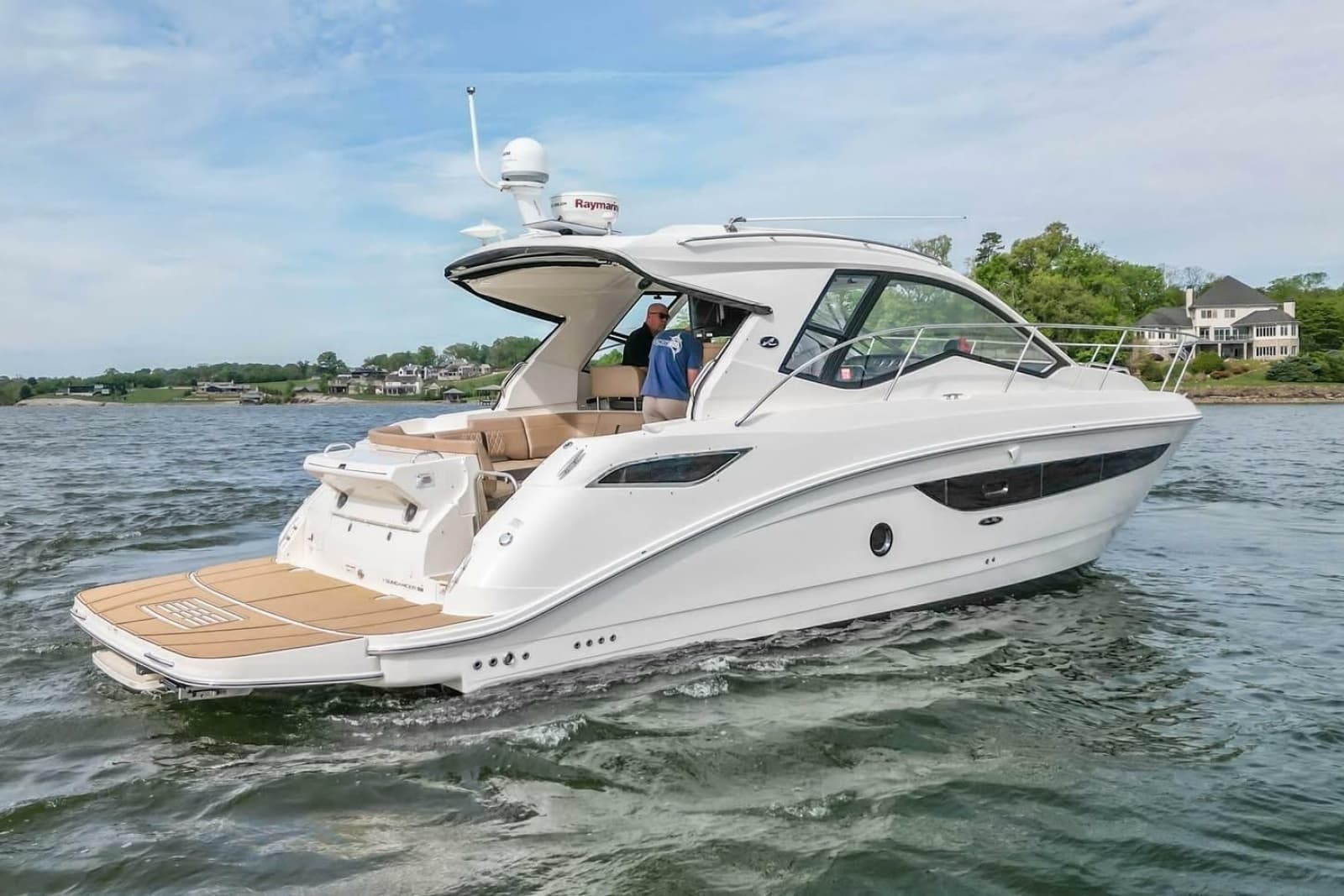 2017 Sea Ray Sundancer 350 Coupe - Photo 13