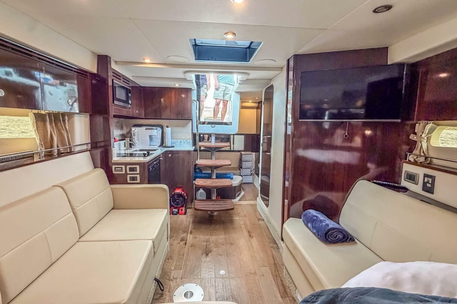2017 Sea Ray Sundancer 350 Coupe - Photo 31