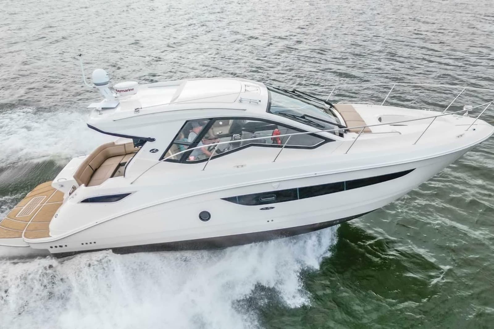 2017 Sea Ray Sundancer 350 Coupe - Photo 16