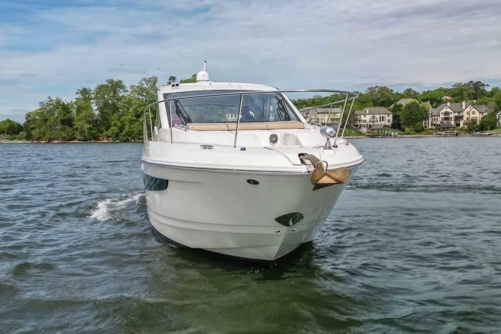 2017 Sea Ray Sundancer 350 Coupe - Photo 12