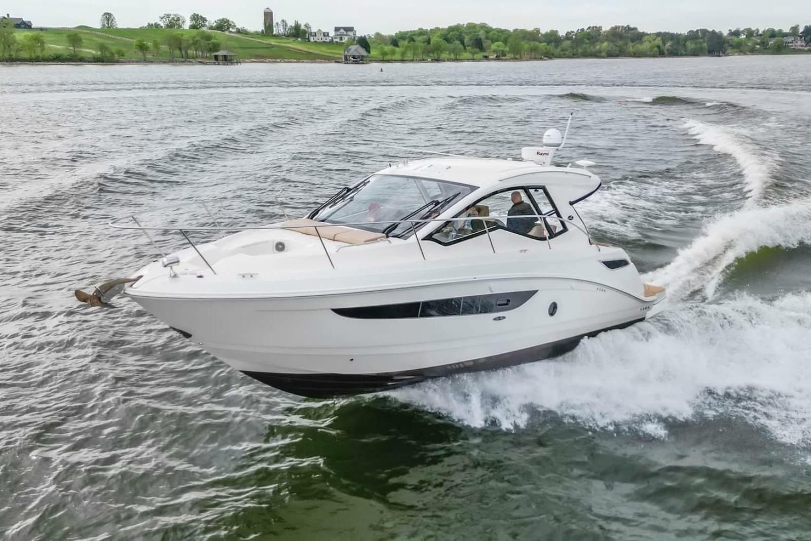 2017 Sea Ray Sundancer 350 Coupe - Photo 1