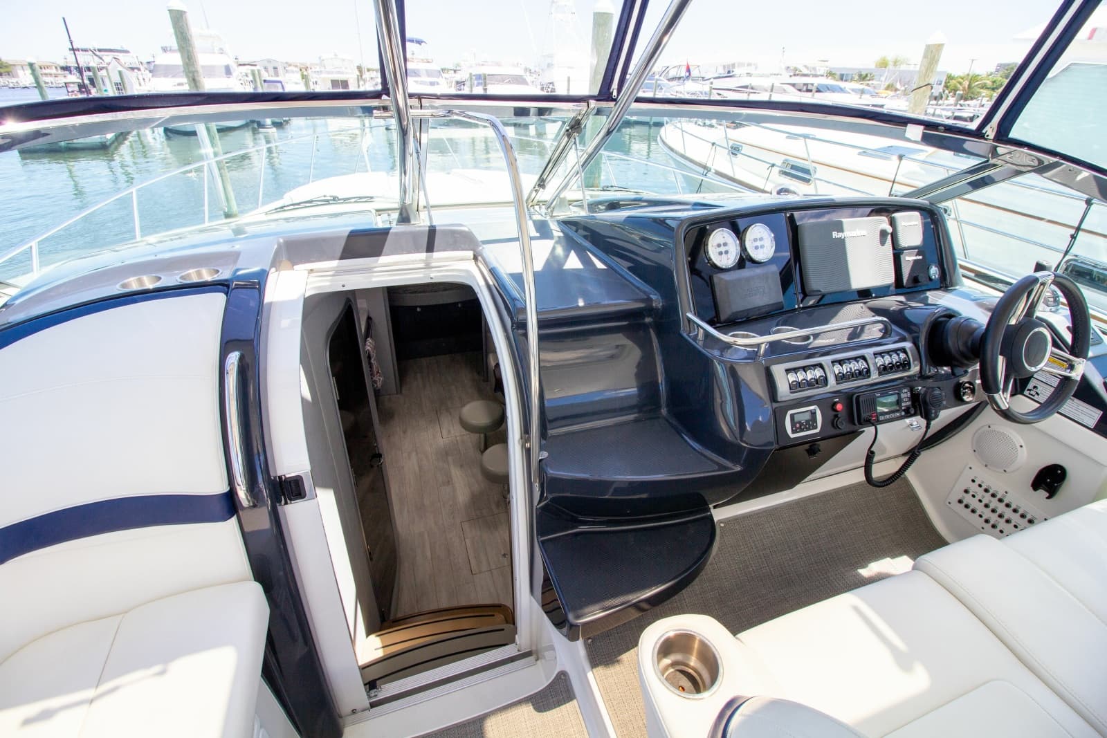 2016 Formula 40 Performance Cruiser - Photo 30