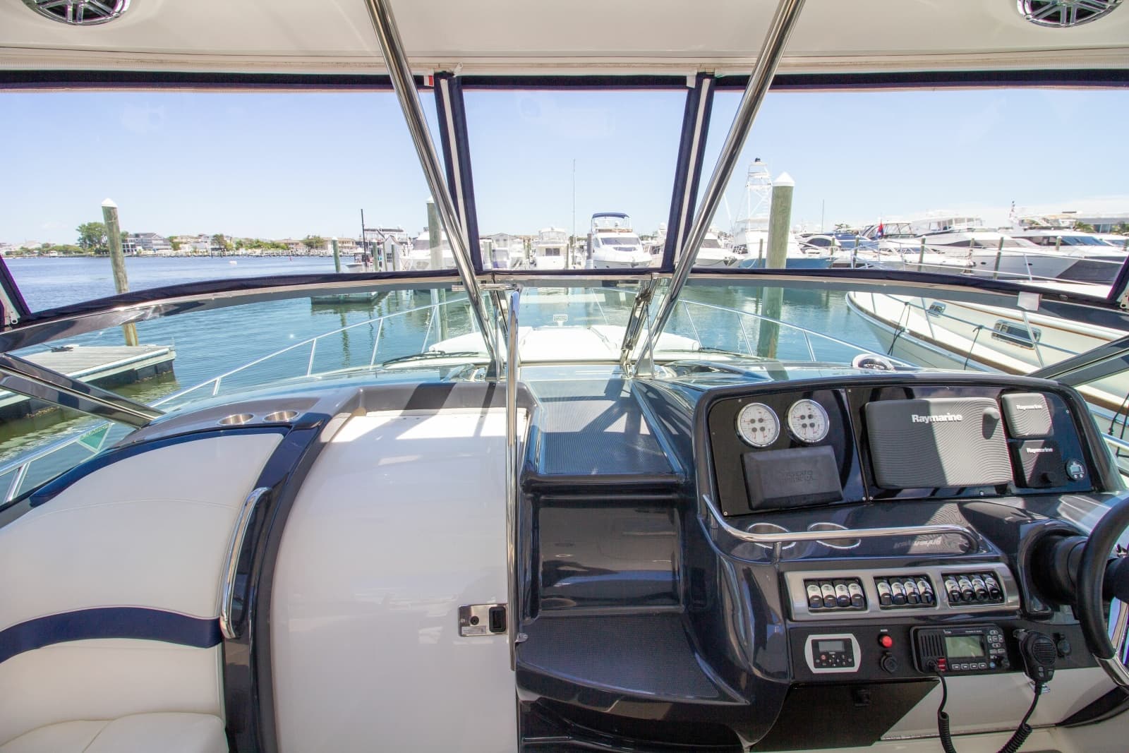 2016 Formula 40 Performance Cruiser - Photo 25