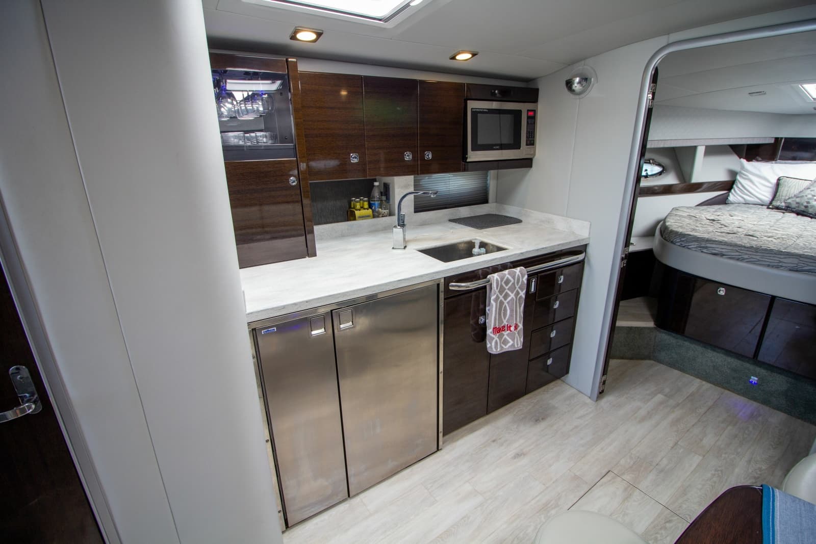 2016 Formula 40 Performance Cruiser - Photo 33