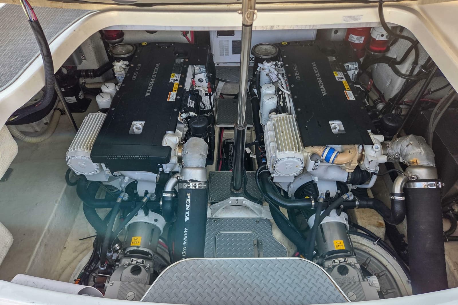 2016 Formula 40 Performance Cruiser - Photo 46