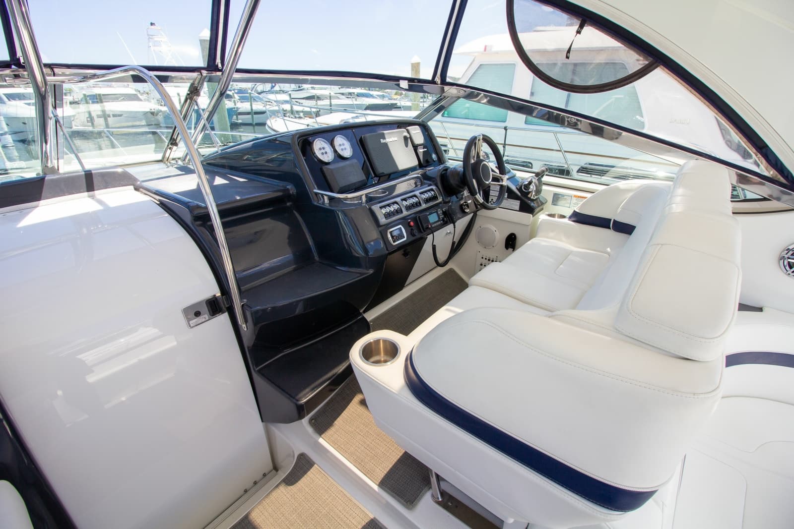 2016 Formula 40 Performance Cruiser - Photo 26
