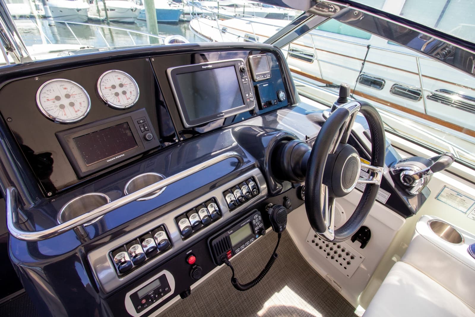 2016 Formula 40 Performance Cruiser - Photo 28