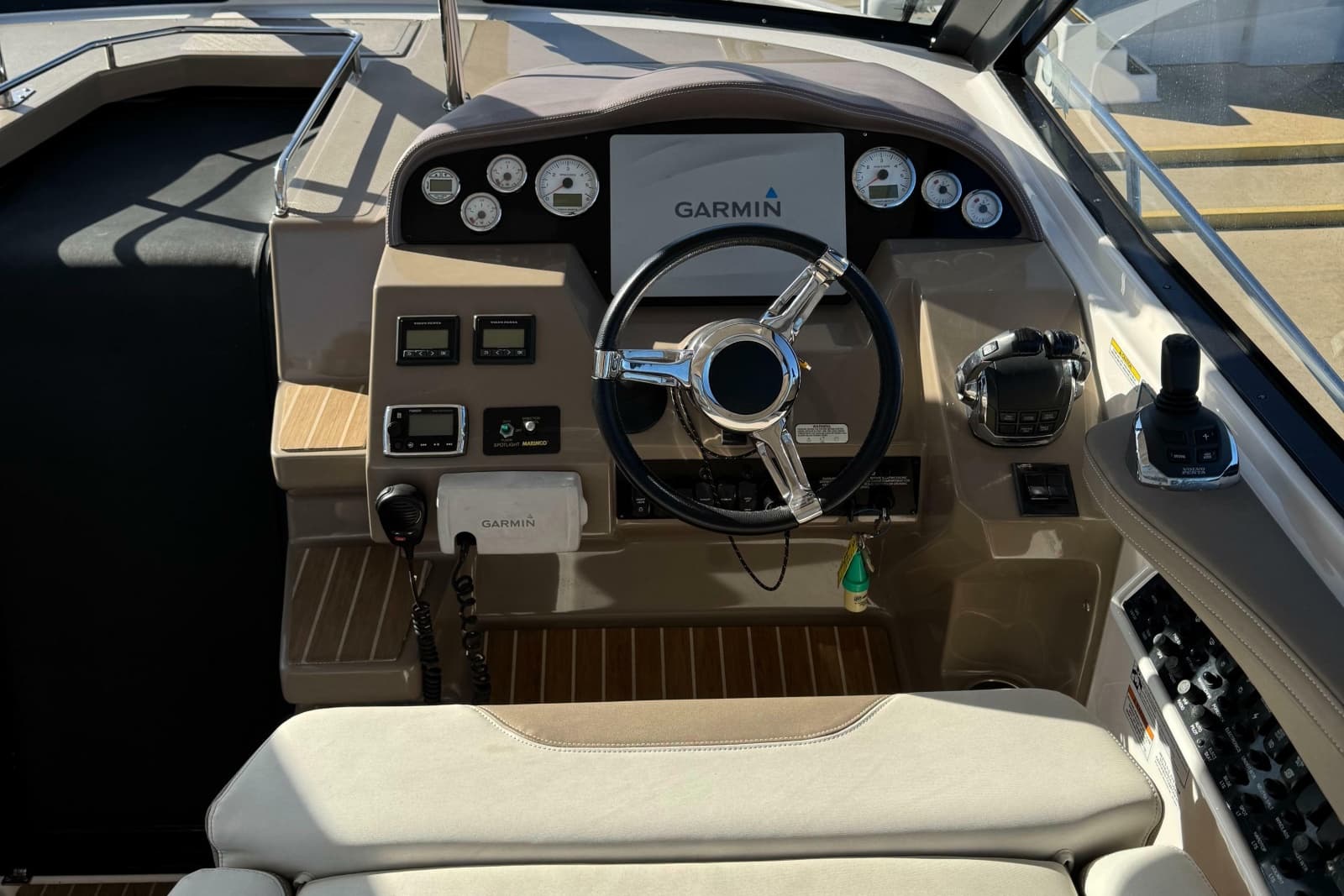 2016 Regal 35 Sport Coupe - Photo 33