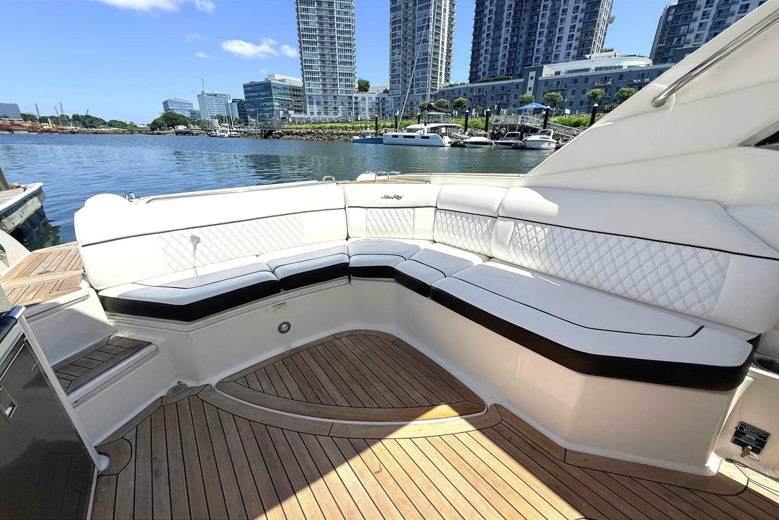 2016 Sea Ray SLX 350 - Photo 9