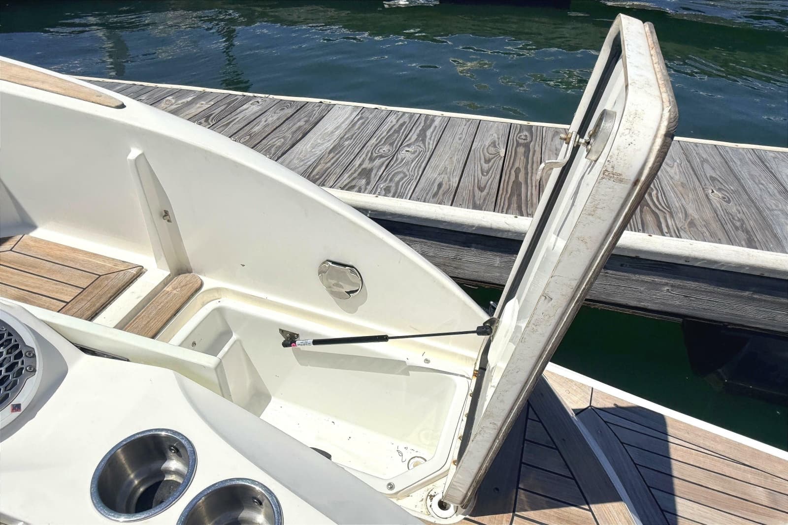 2016 Sea Ray SLX 350 - Photo 30