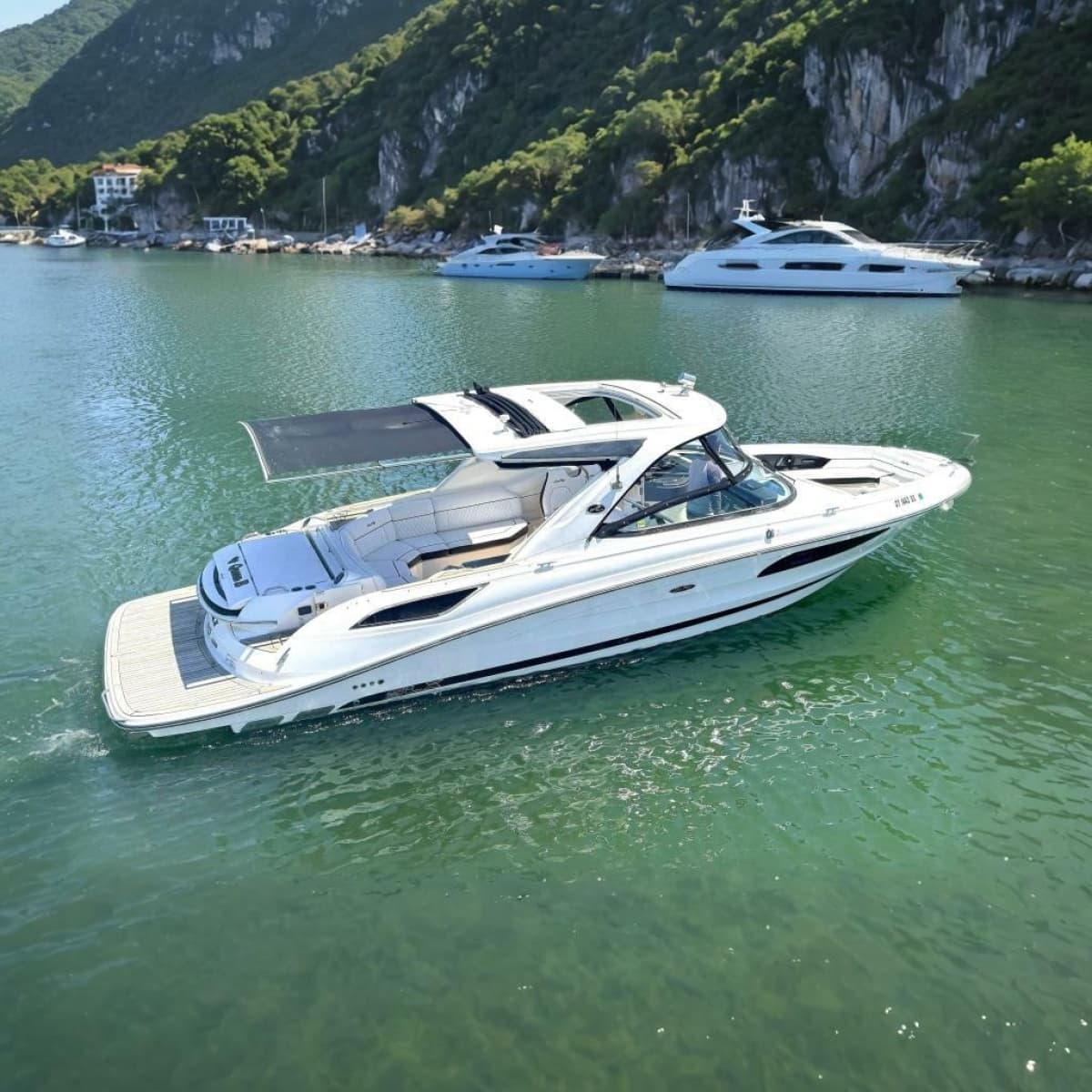 2016 Sea Ray SLX 350 - Photo 1