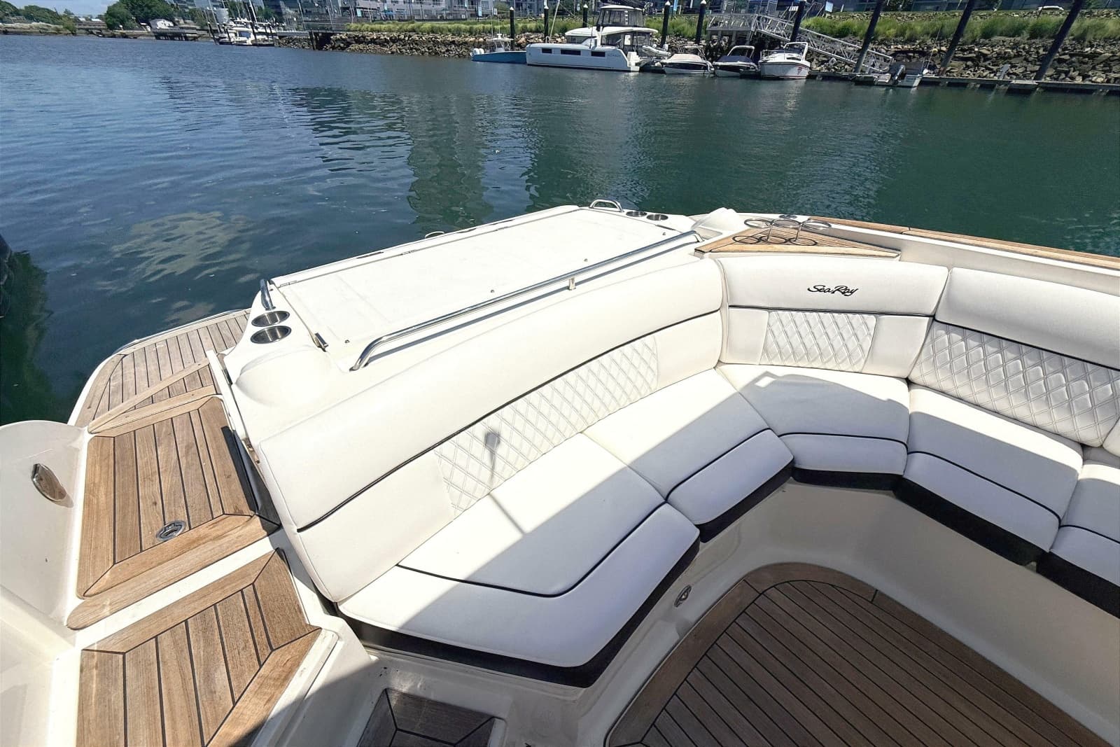 2016 Sea Ray SLX 350 - Photo 11