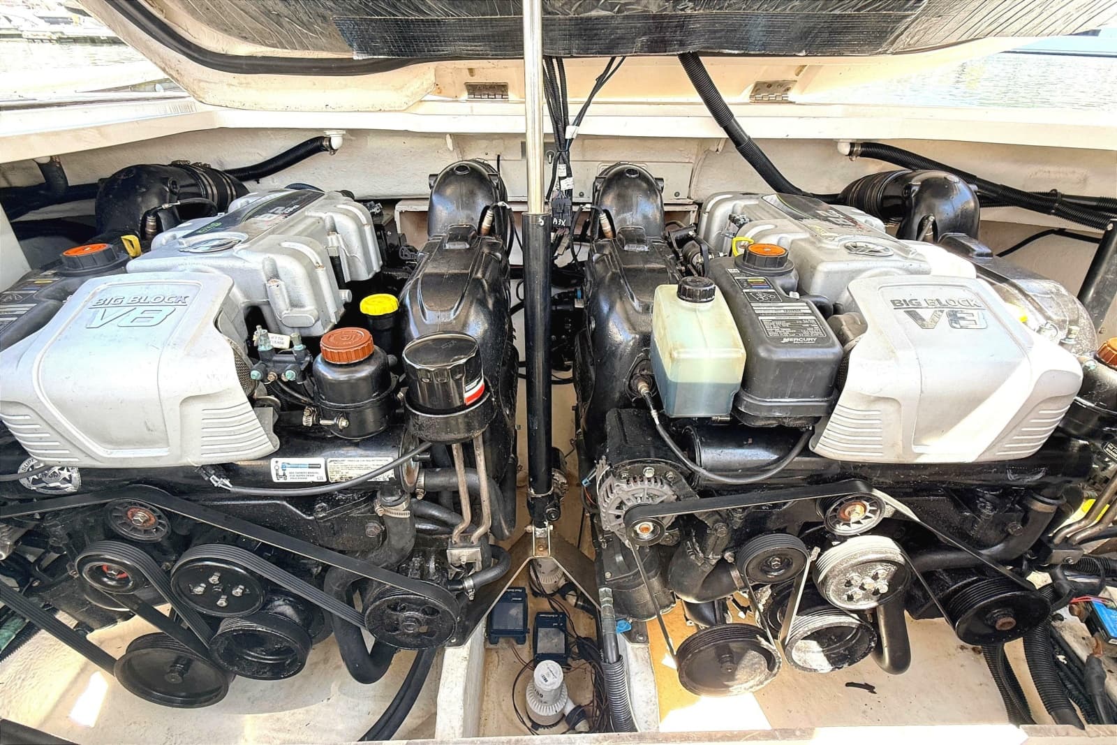 2016 Sea Ray SLX 350 - Photo 34